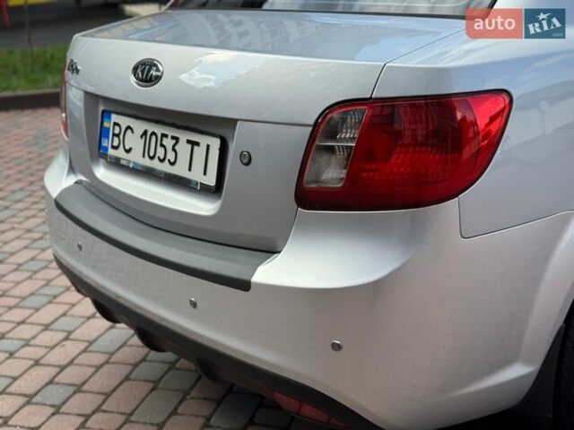 Серый Киа Рио, объемом двигателя 1.4 л и пробегом 227 тыс. км за 6850 $, фото 162 на Automoto.ua