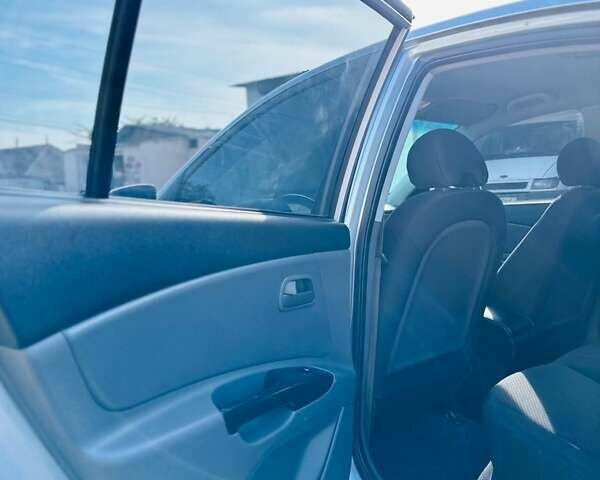 Серый Киа Рио, объемом двигателя 1.4 л и пробегом 140 тыс. км за 5800 $, фото 37 на Automoto.ua