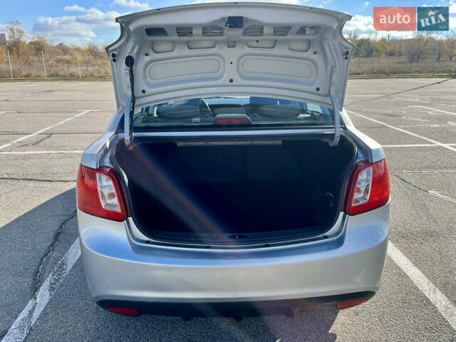 Серый Киа Рио, объемом двигателя 1.4 л и пробегом 219 тыс. км за 4500 $, фото 22 на Automoto.ua