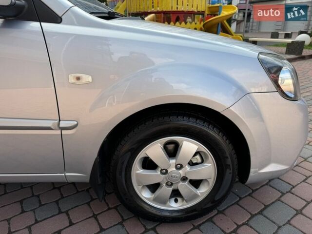 Серый Киа Рио, объемом двигателя 1.4 л и пробегом 227 тыс. км за 6750 $, фото 145 на Automoto.ua