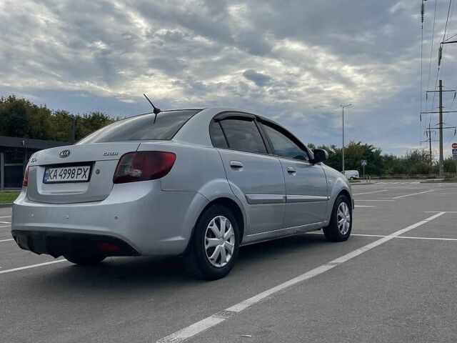 Серый Киа Рио, объемом двигателя 1.5 л и пробегом 470 тыс. км за 3000 $, фото 2 на Automoto.ua