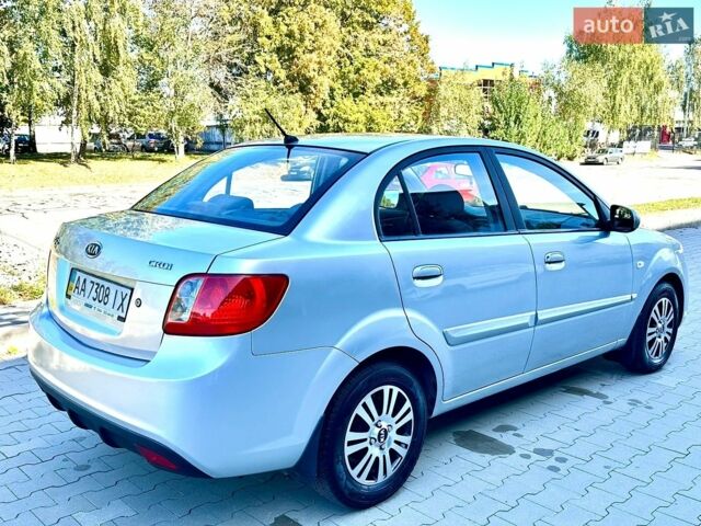 Серый Киа Рио, объемом двигателя 1.5 л и пробегом 190 тыс. км за 5800 $, фото 3 на Automoto.ua