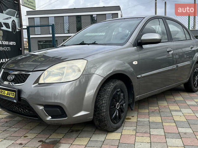 Киа Рио 2010 в Стрые на Automoto.ua Серый Киа Рио, объемом двигателя 1.4 л и пробегом 166 тыс. км за 3999 $, фото 2 на Automoto.ua
