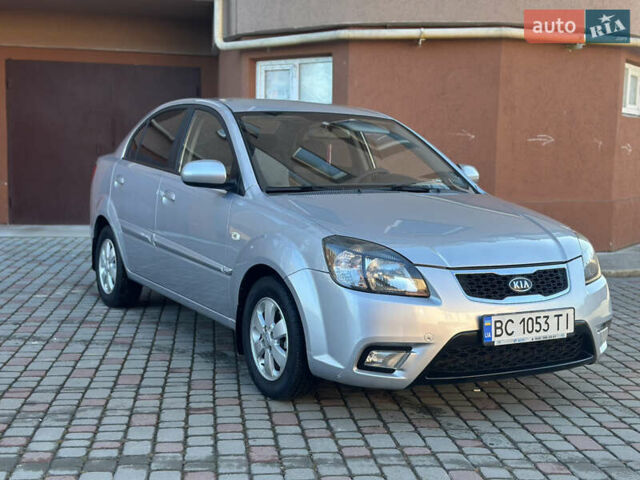 Серый Киа Рио, объемом двигателя 1.4 л и пробегом 227 тыс. км за 6750 $, фото 6 на Automoto.ua