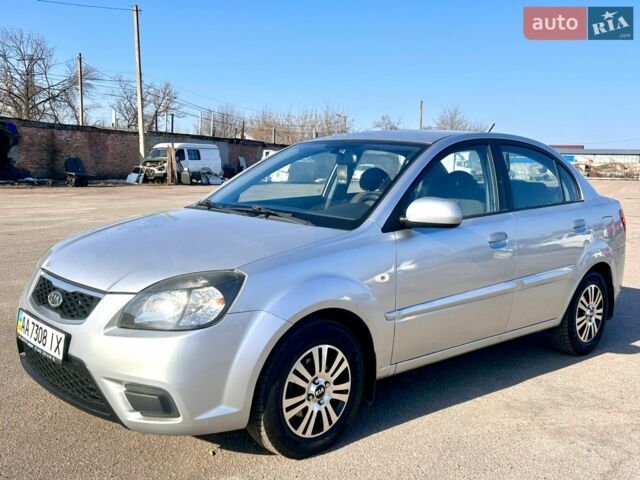 Сірий Кіа Ріо, об'ємом двигуна 1.5 л та пробігом 190 тис. км за 5800 $, фото 6 на Automoto.ua
