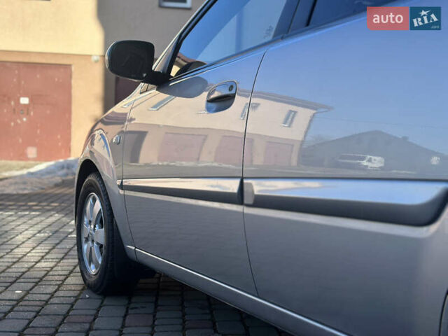 Серый Киа Рио, объемом двигателя 1.4 л и пробегом 227 тыс. км за 6750 $, фото 25 на Automoto.ua