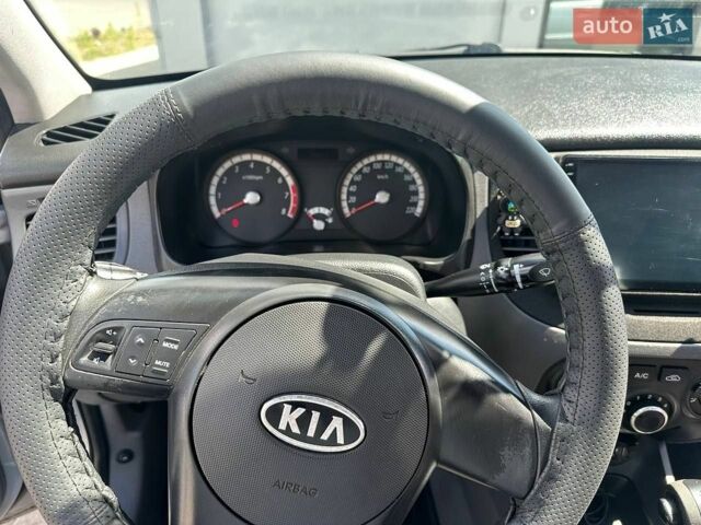 Серый Киа Рио, объемом двигателя 1.4 л и пробегом 201 тыс. км за 7000 $, фото 8 на Automoto.ua