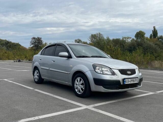 Сірий Кіа Ріо, об'ємом двигуна 1.5 л та пробігом 470 тис. км за 3008 $, фото 3 на Automoto.ua