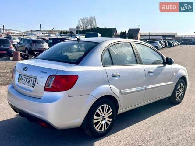 Сірий Кіа Ріо, об'ємом двигуна 1.5 л та пробігом 190 тис. км за 5800 $, фото 3 на Automoto.ua