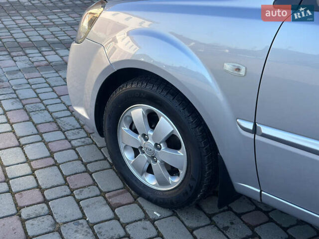 Серый Киа Рио, объемом двигателя 1.4 л и пробегом 227 тыс. км за 6750 $, фото 37 на Automoto.ua