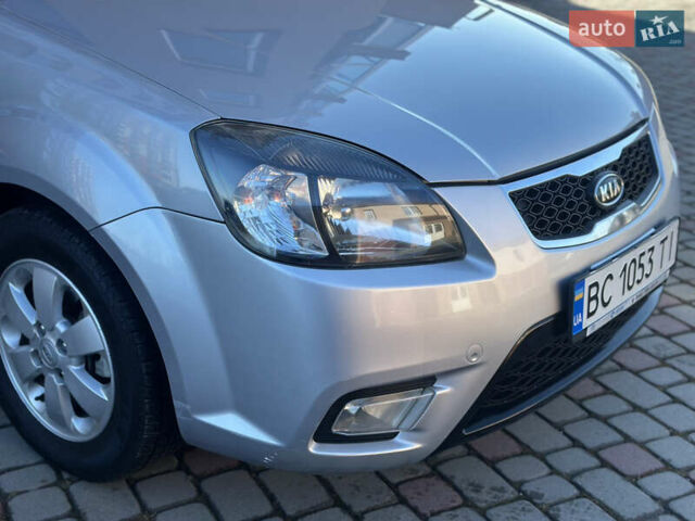 Серый Киа Рио, объемом двигателя 1.4 л и пробегом 227 тыс. км за 6750 $, фото 31 на Automoto.ua