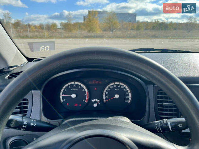 Серый Киа Рио, объемом двигателя 1.4 л и пробегом 219 тыс. км за 4500 $, фото 34 на Automoto.ua