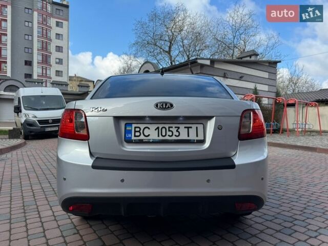 Серый Киа Рио, объемом двигателя 1.4 л и пробегом 227 тыс. км за 6750 $, фото 134 на Automoto.ua