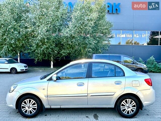 Серый Киа Рио, объемом двигателя 1.5 л и пробегом 190 тыс. км за 5800 $, фото 4 на Automoto.ua