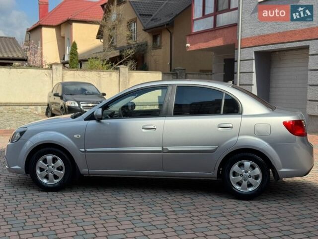 Серый Киа Рио, объемом двигателя 1.4 л и пробегом 227 тыс. км за 6850 $, фото 187 на Automoto.ua