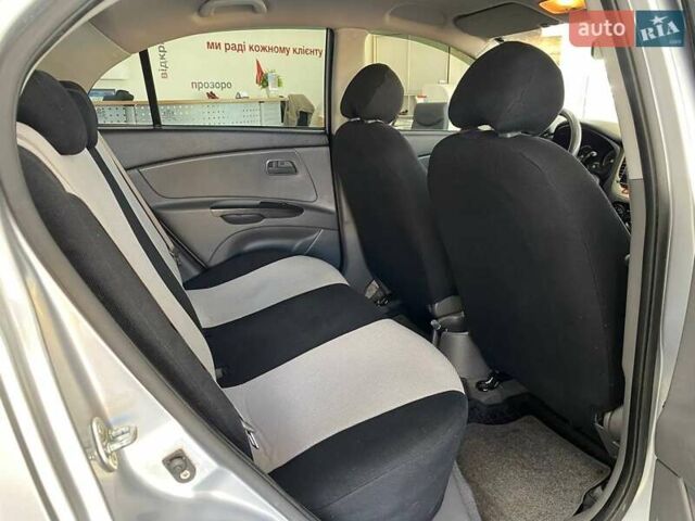 Серый Киа Рио, объемом двигателя 1.4 л и пробегом 98 тыс. км за 5990 $, фото 29 на Automoto.ua