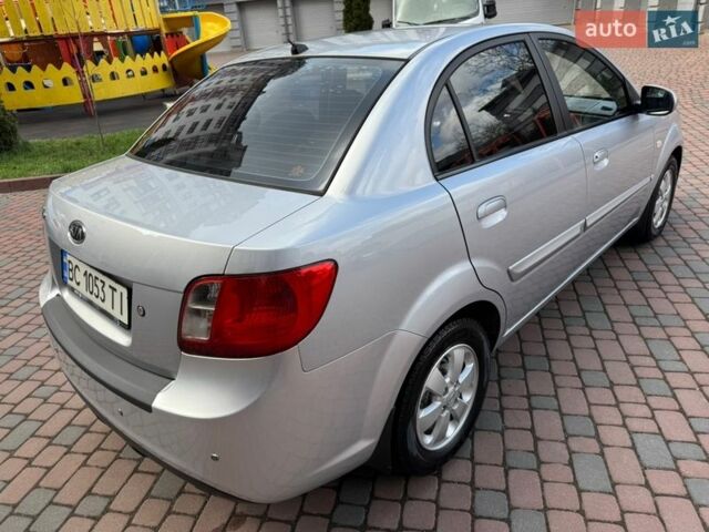 Серый Киа Рио, объемом двигателя 1.4 л и пробегом 227 тыс. км за 6850 $, фото 117 на Automoto.ua
