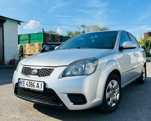 Серый Киа Рио, объемом двигателя 1.4 л и пробегом 140 тыс. км за 5800 $, фото 17 на Automoto.ua