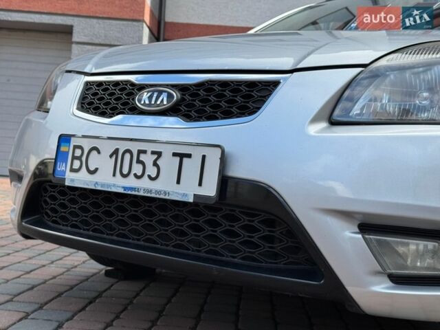 Серый Киа Рио, объемом двигателя 1.4 л и пробегом 227 тыс. км за 6750 $, фото 123 на Automoto.ua
