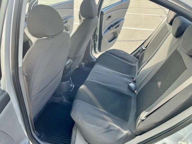 Сірий Кіа Ріо, об'ємом двигуна 1.4 л та пробігом 219 тис. км за 4500 $, фото 21 на Automoto.ua