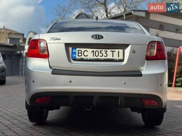 Серый Киа Рио, объемом двигателя 1.4 л и пробегом 227 тыс. км за 6850 $, фото 181 на Automoto.ua