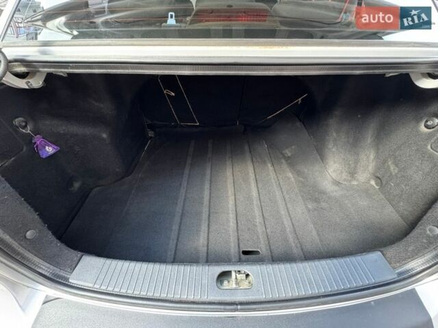 Серый Киа Рио, объемом двигателя 1.4 л и пробегом 227 тыс. км за 6850 $, фото 18 на Automoto.ua