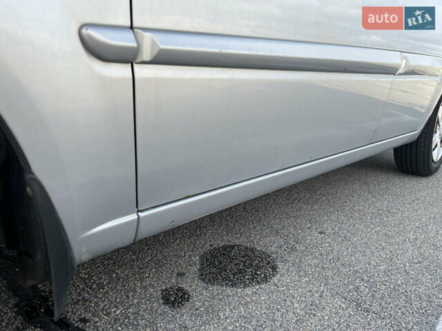 Серый Киа Рио, объемом двигателя 1.4 л и пробегом 219 тыс. км за 4500 $, фото 14 на Automoto.ua