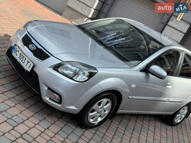 Серый Киа Рио, объемом двигателя 1.4 л и пробегом 227 тыс. км за 6850 $, фото 178 на Automoto.ua