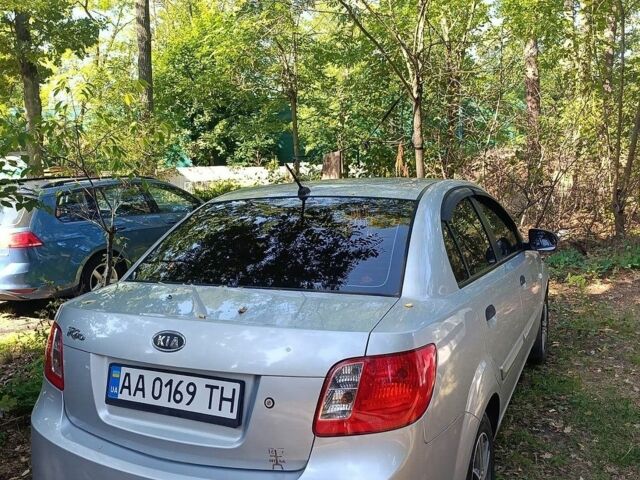 Серый Киа Рио, объемом двигателя 1.4 л и пробегом 293 тыс. км за 5200 $, фото 5 на Automoto.ua