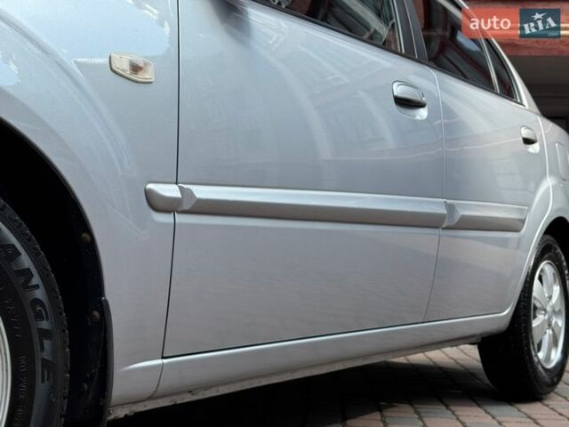 Серый Киа Рио, объемом двигателя 1.4 л и пробегом 227 тыс. км за 6850 $, фото 153 на Automoto.ua