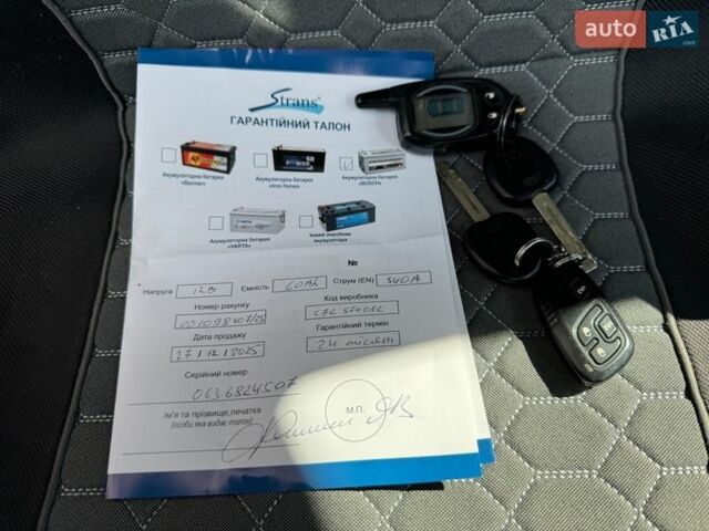 Серый Киа Рио, объемом двигателя 1.4 л и пробегом 227 тыс. км за 6850 $, фото 8 на Automoto.ua