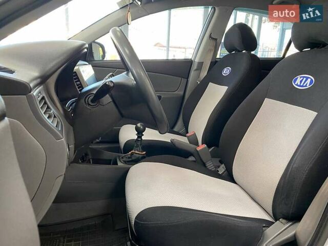 Серый Киа Рио, объемом двигателя 1.4 л и пробегом 98 тыс. км за 5990 $, фото 17 на Automoto.ua