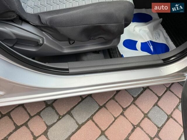 Серый Киа Рио, объемом двигателя 1.4 л и пробегом 227 тыс. км за 6850 $, фото 57 на Automoto.ua