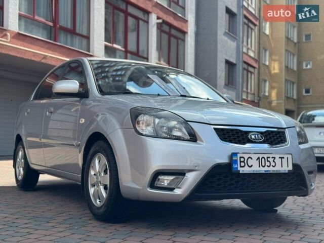 Серый Киа Рио, объемом двигателя 1.4 л и пробегом 227 тыс. км за 6850 $, фото 184 на Automoto.ua