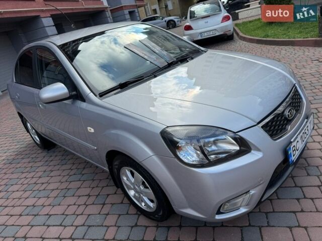Серый Киа Рио, объемом двигателя 1.4 л и пробегом 227 тыс. км за 6850 $, фото 119 на Automoto.ua