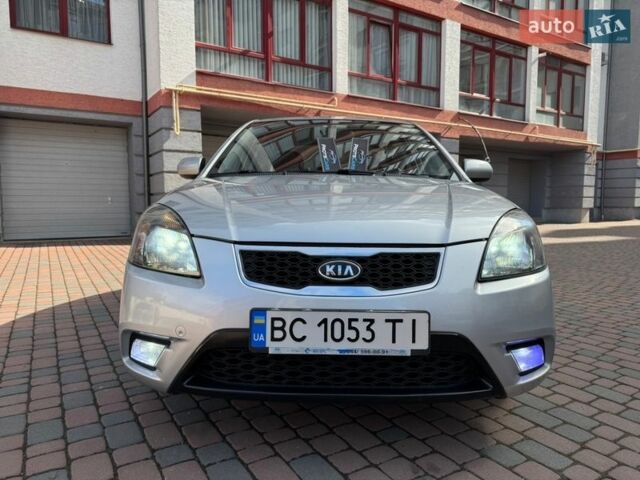 Серый Киа Рио, объемом двигателя 1.4 л и пробегом 227 тыс. км за 6750 $, фото 141 на Automoto.ua