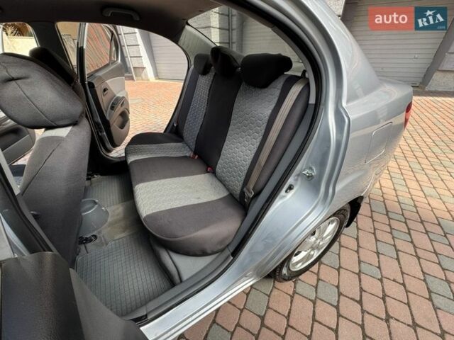 Серый Киа Рио, объемом двигателя 1.4 л и пробегом 227 тыс. км за 6850 $, фото 36 на Automoto.ua