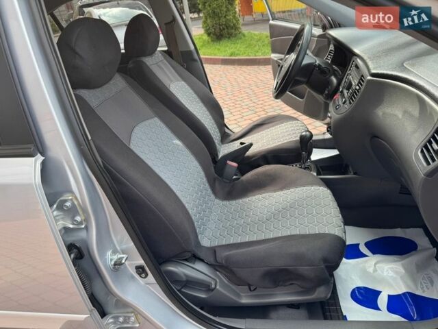 Серый Киа Рио, объемом двигателя 1.4 л и пробегом 227 тыс. км за 6750 $, фото 60 на Automoto.ua