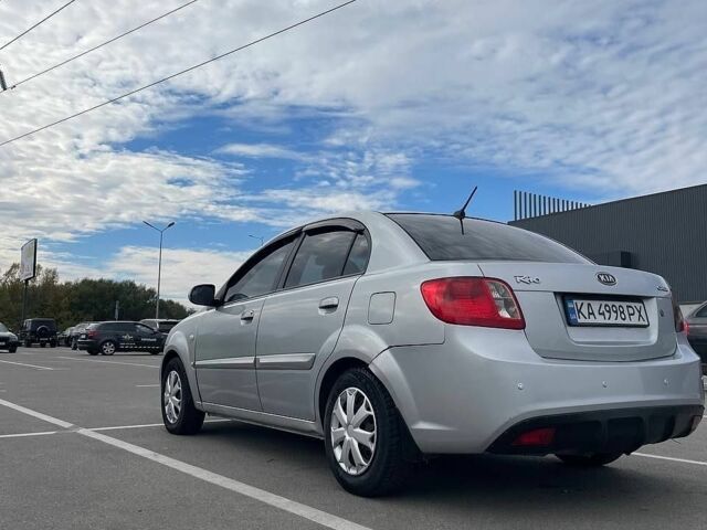 Серый Киа Рио, объемом двигателя 1.5 л и пробегом 470 тыс. км за 3000 $, фото 7 на Automoto.ua