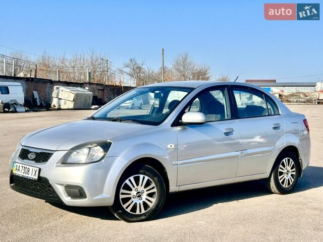 Сірий Кіа Ріо, об'ємом двигуна 1.5 л та пробігом 190 тис. км за 5800 $, фото 16 на Automoto.ua