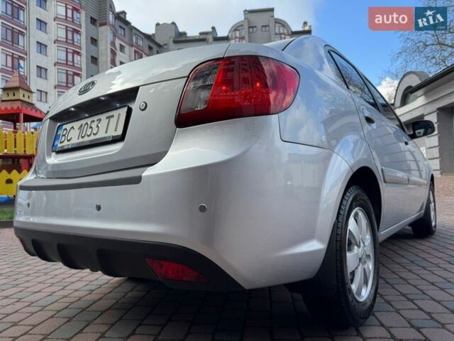 Серый Киа Рио, объемом двигателя 1.4 л и пробегом 227 тыс. км за 6850 $, фото 135 на Automoto.ua