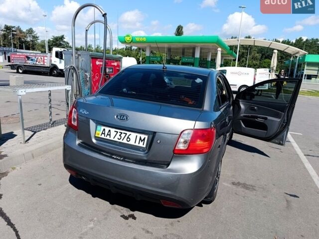 Серый Киа Рио, объемом двигателя 1.4 л и пробегом 337 тыс. км за 4700 $, фото 14 на Automoto.ua
