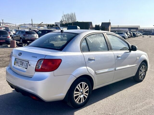 Сірий Кіа Ріо, об'ємом двигуна 1.5 л та пробігом 160 тис. км за 5800 $, фото 4 на Automoto.ua