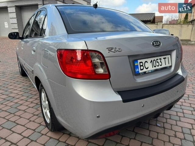 Серый Киа Рио, объемом двигателя 1.4 л и пробегом 227 тыс. км за 6850 $, фото 132 на Automoto.ua