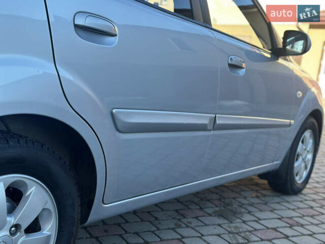 Серый Киа Рио, объемом двигателя 1.4 л и пробегом 227 тыс. км за 6750 $, фото 23 на Automoto.ua