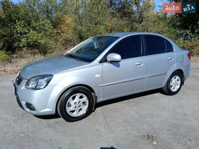Сірий Кіа Ріо, об'ємом двигуна 1.5 л та пробігом 297 тис. км за 5500 $, фото 6 на Automoto.ua
