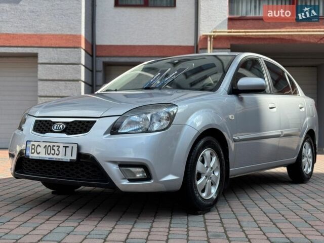 Серый Киа Рио, объемом двигателя 1.4 л и пробегом 227 тыс. км за 6850 $, фото 186 на Automoto.ua