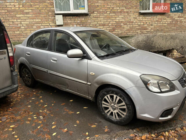 Серый Киа Рио, объемом двигателя 1.49 л и пробегом 190 тыс. км за 3500 $, фото 2 на Automoto.ua