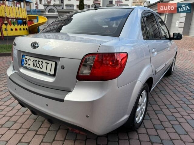 Серый Киа Рио, объемом двигателя 1.4 л и пробегом 227 тыс. км за 6750 $, фото 136 на Automoto.ua