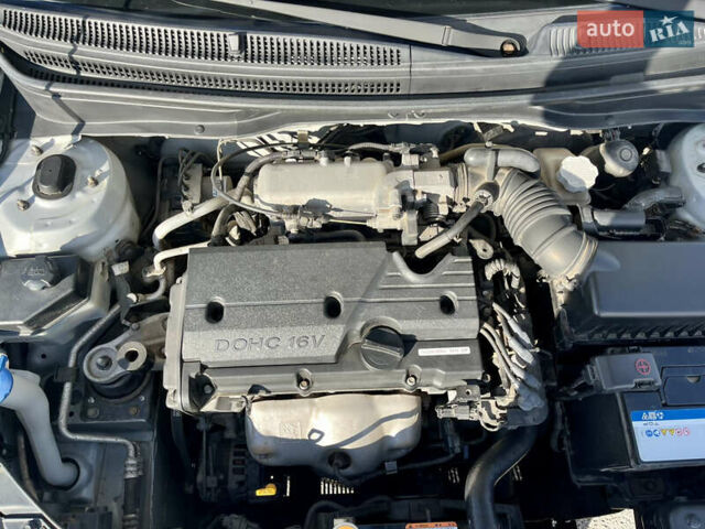 Серый Киа Рио, объемом двигателя 1.4 л и пробегом 219 тыс. км за 4500 $, фото 20 на Automoto.ua